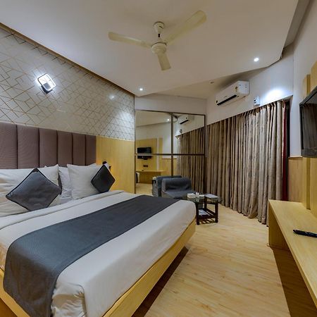 Hotel Surya Executive 3 Star Hotel Solapur Exterior foto