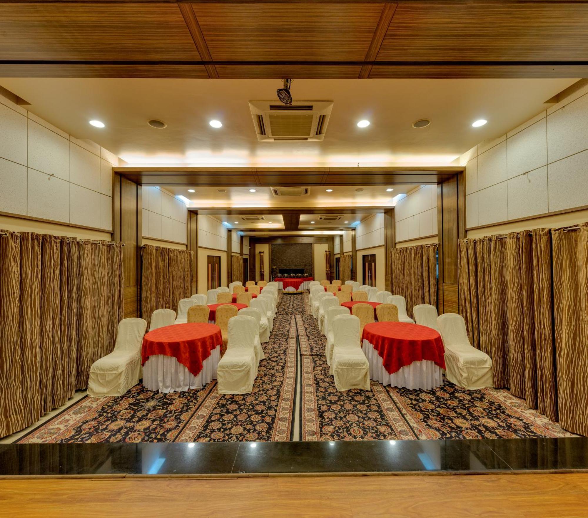 Hotel Surya Executive 3 Star Hotel Solapur Exterior foto