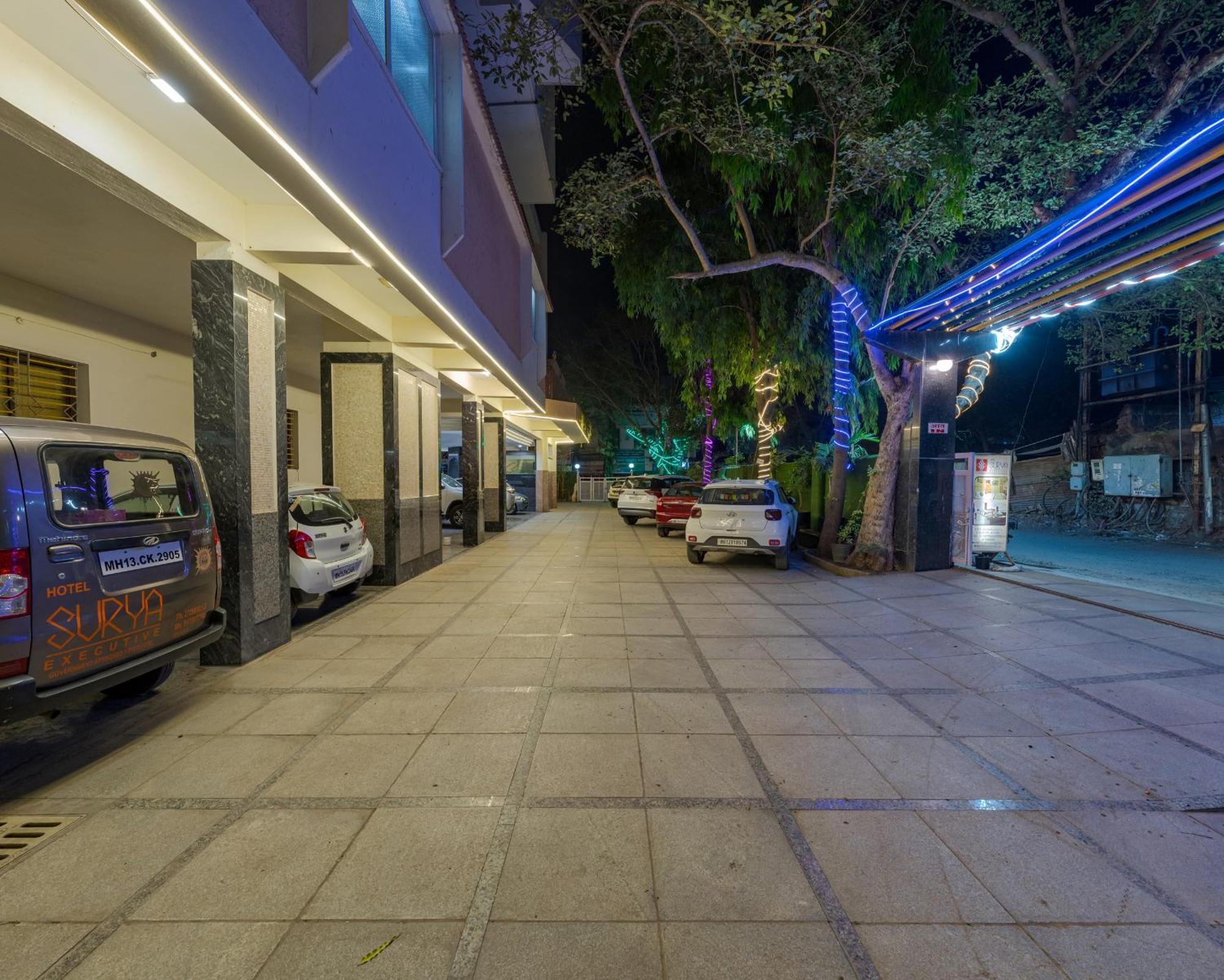 Hotel Surya Executive 3 Star Hotel Solapur Exterior foto