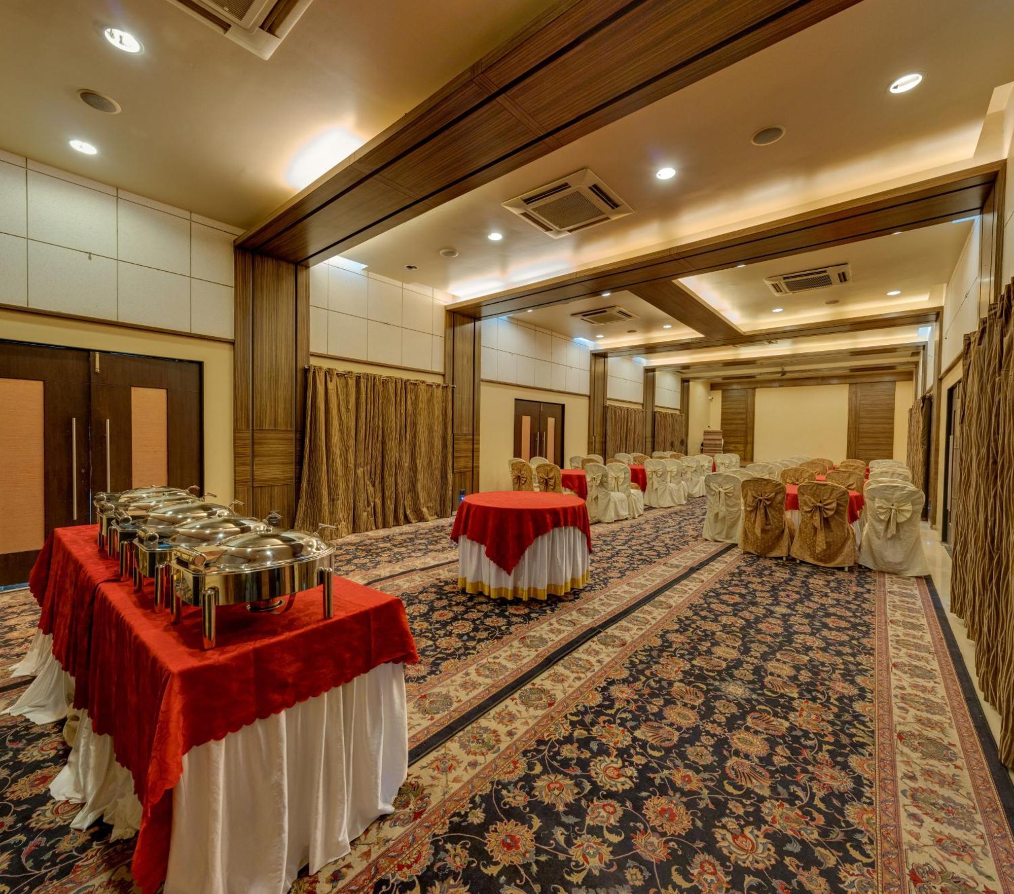 Hotel Surya Executive 3 Star Hotel Solapur Exterior foto